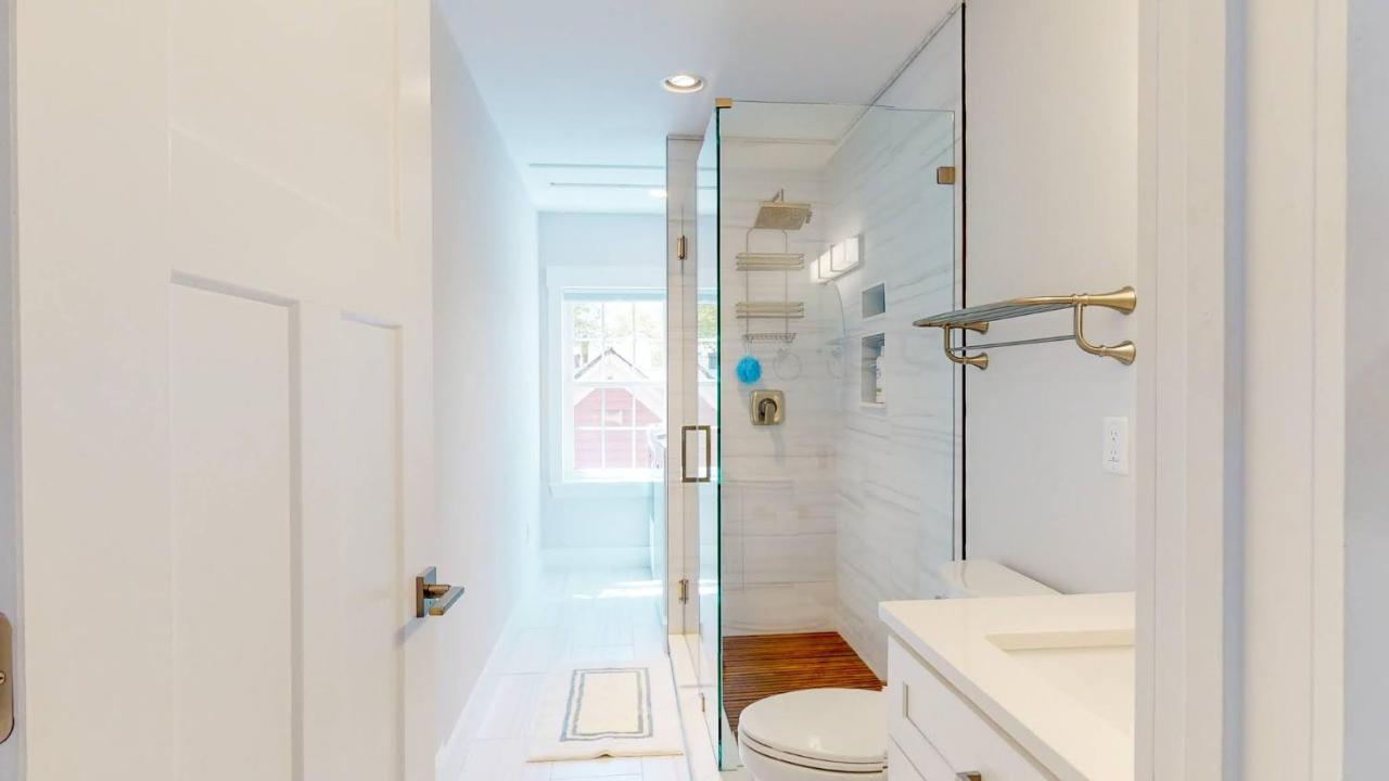 Modern 2Br 2Ba With King Bed-Fast Wi-Fi 75 Inch Oled Tv Villa Wilmington Exterior photo